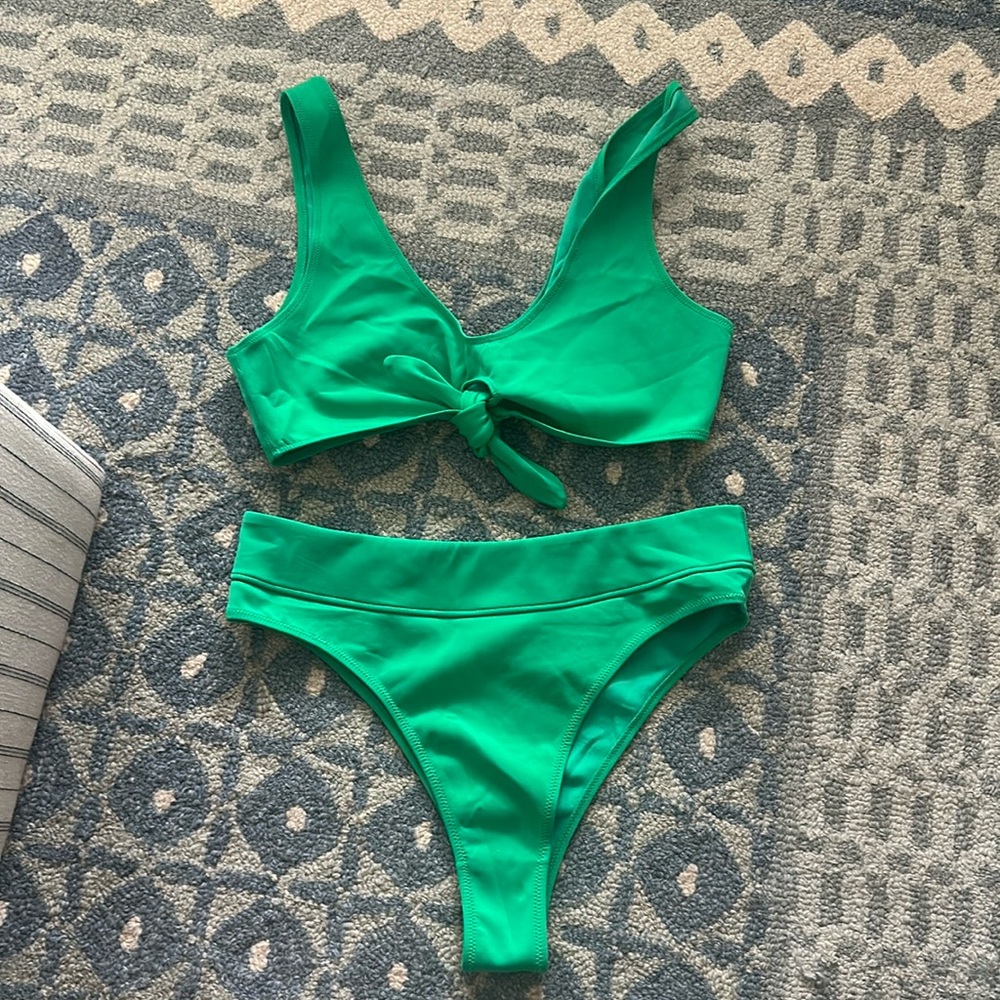 GREEN SUIT